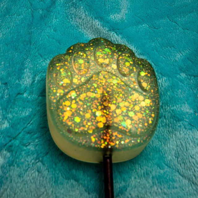Clear Iridescent Bear Paw photo 2